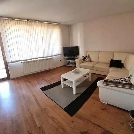 아파트 апартментс