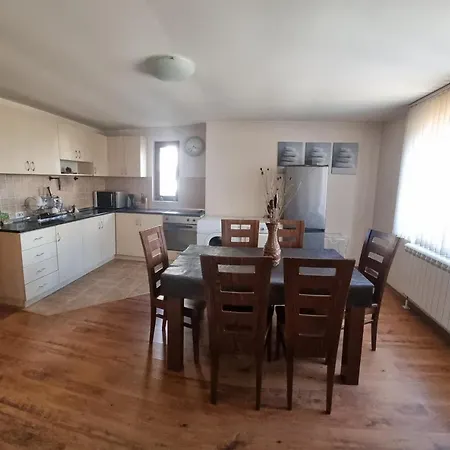 апартментс 아파트 *