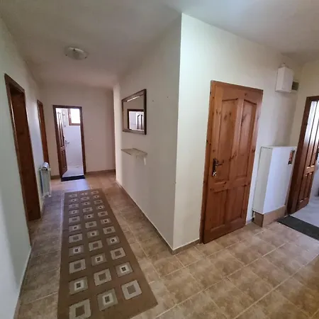 апартментс Apartment *