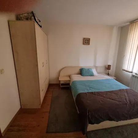 апартментс *